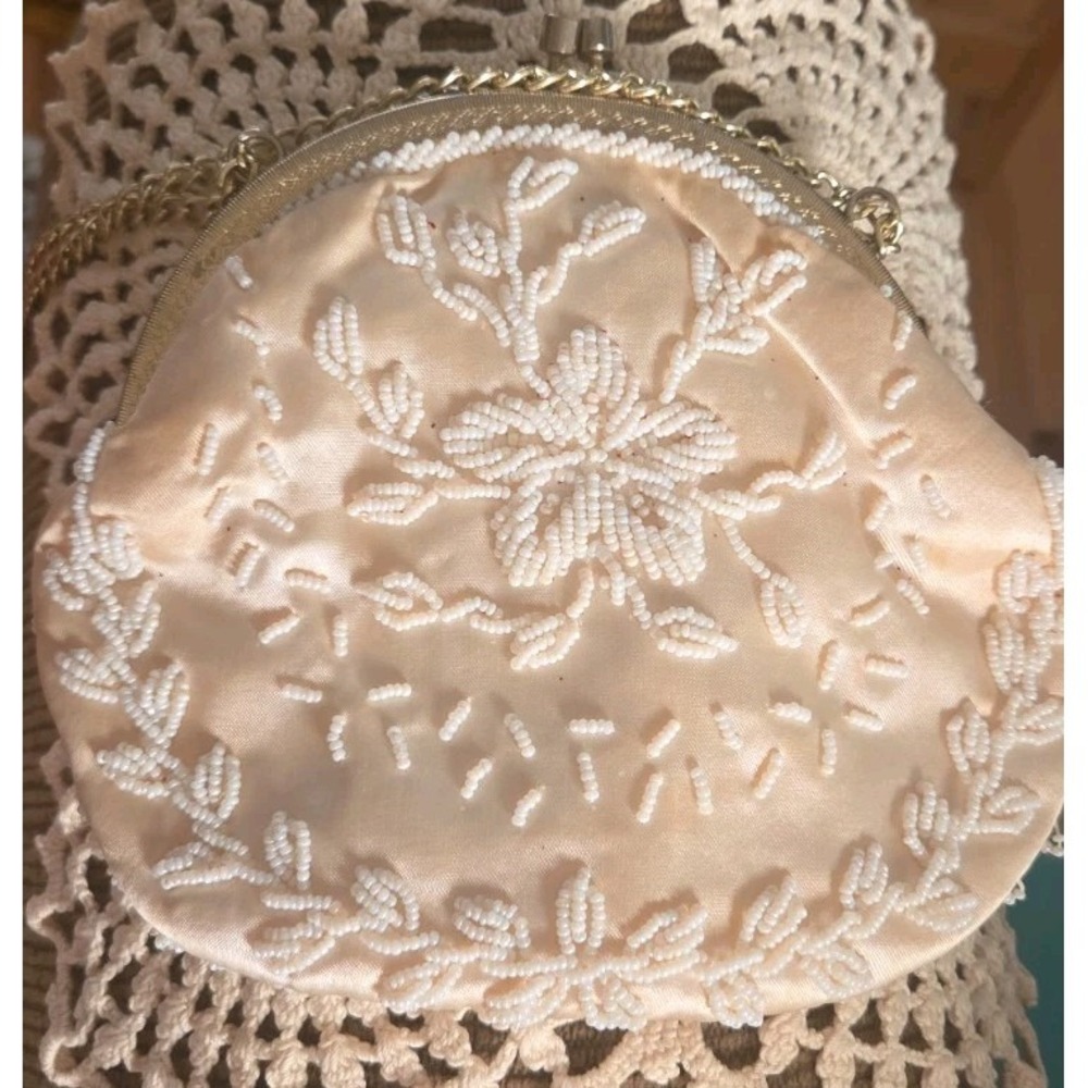 Beaded Purse Handmade White With 11 inch Goldtone Chain Vtg Bridal Prom Floral